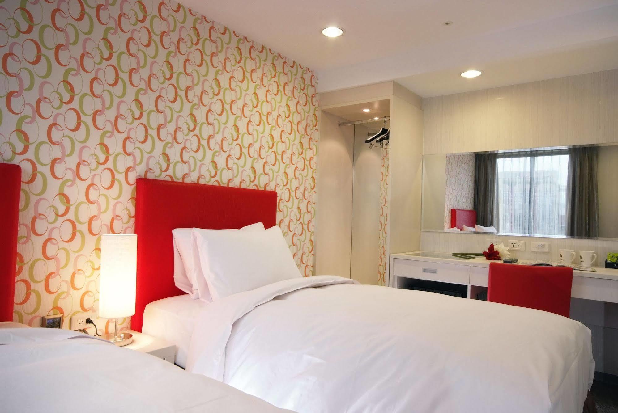 Hotel Leisure 台中輕行旅 Ngoại thất bức ảnh